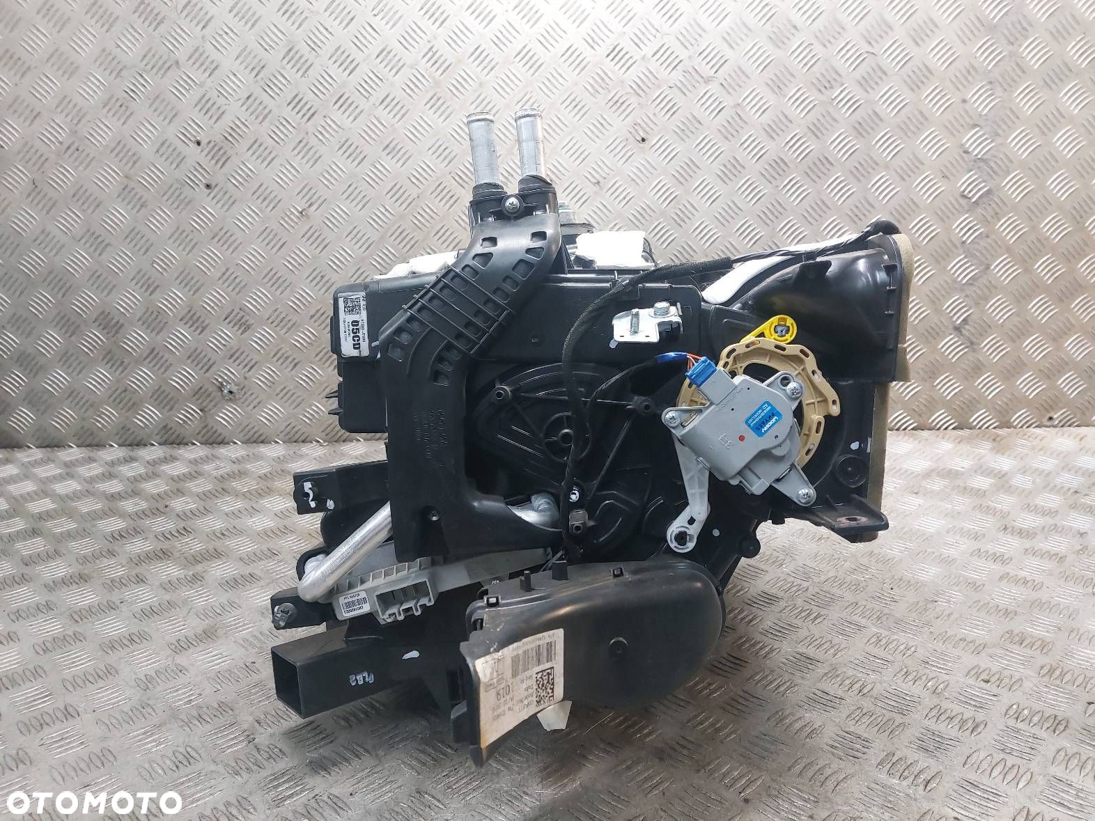 OBUDOWA NAGRZEWNICY + DMUCHAWA KIA CEED III EU EB1D1NXJAA 97200-J7050 - 4