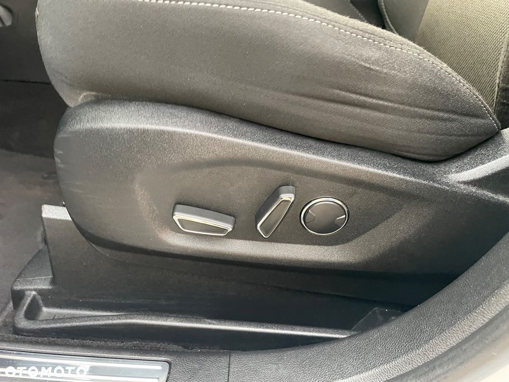 Ford S-Max 2.0 TDCi Titanium PowerShift - 23
