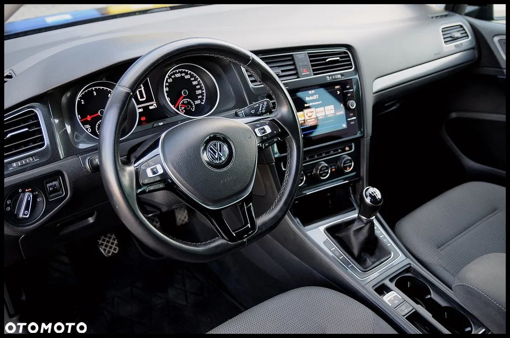 Volkswagen Golf 1.6 TDI SCR Comfortline - 23