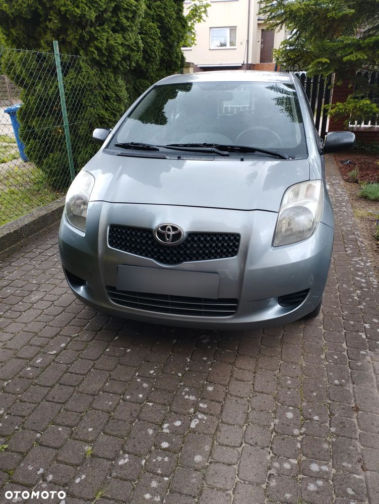 Toyota Yaris 1.0 Terra - 2
