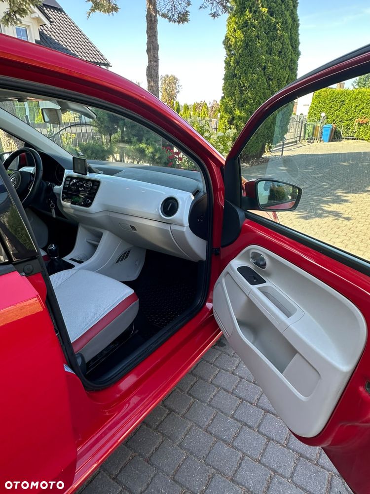 Volkswagen up! Active - 33