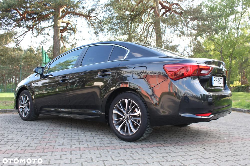 Toyota Avensis 1.8 Prestige MS - 24