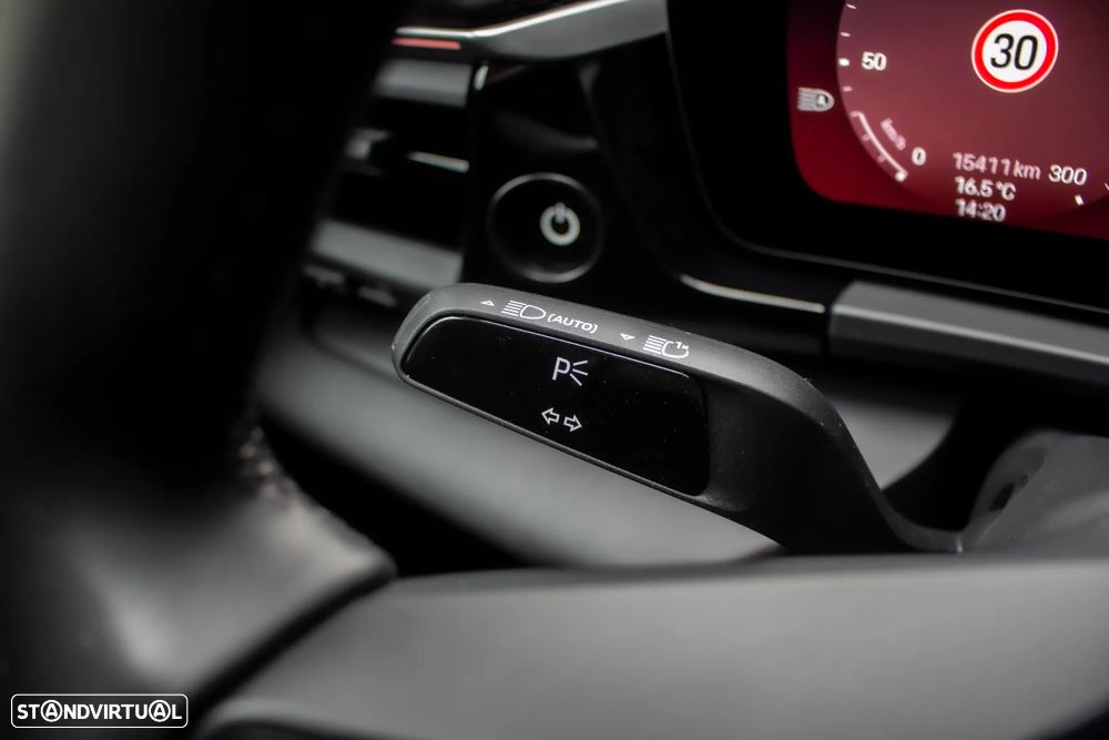 Porsche Macan Electric 4 - 19