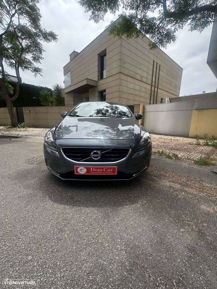 Volvo V40 D2 Momentum - 2