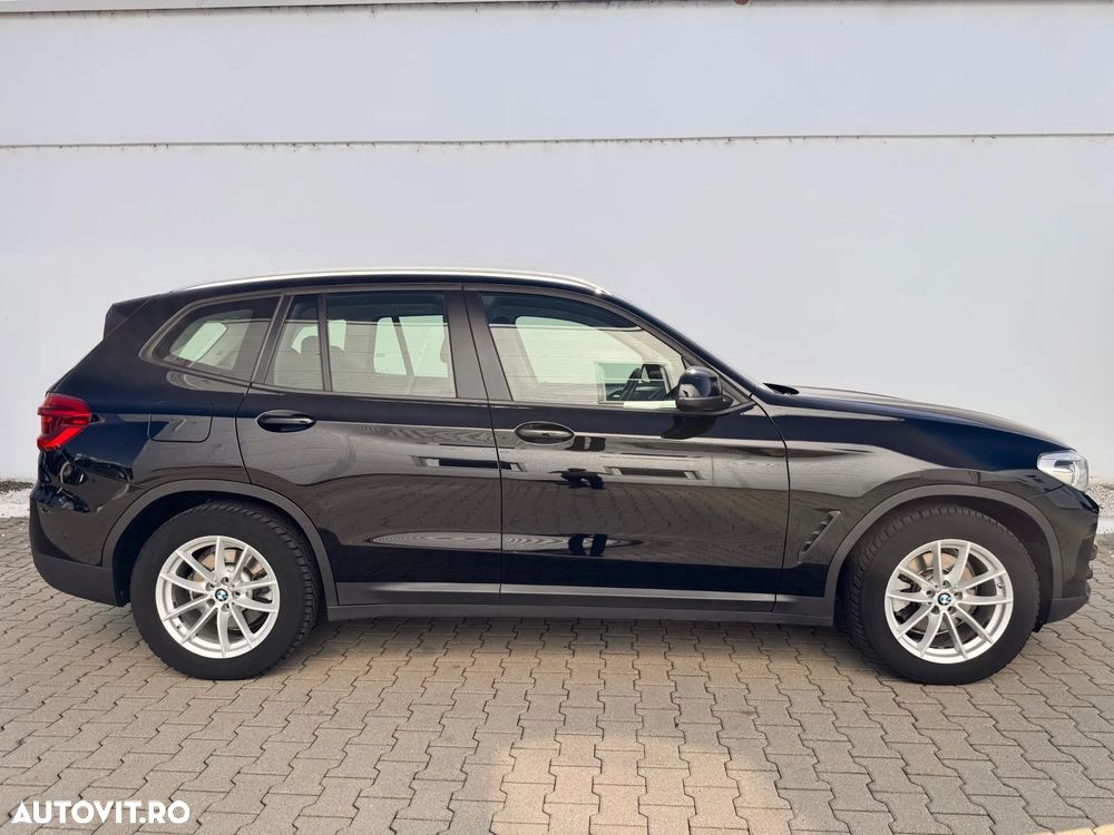 BMW X3 xDrive20d AT Luxury Line - 24