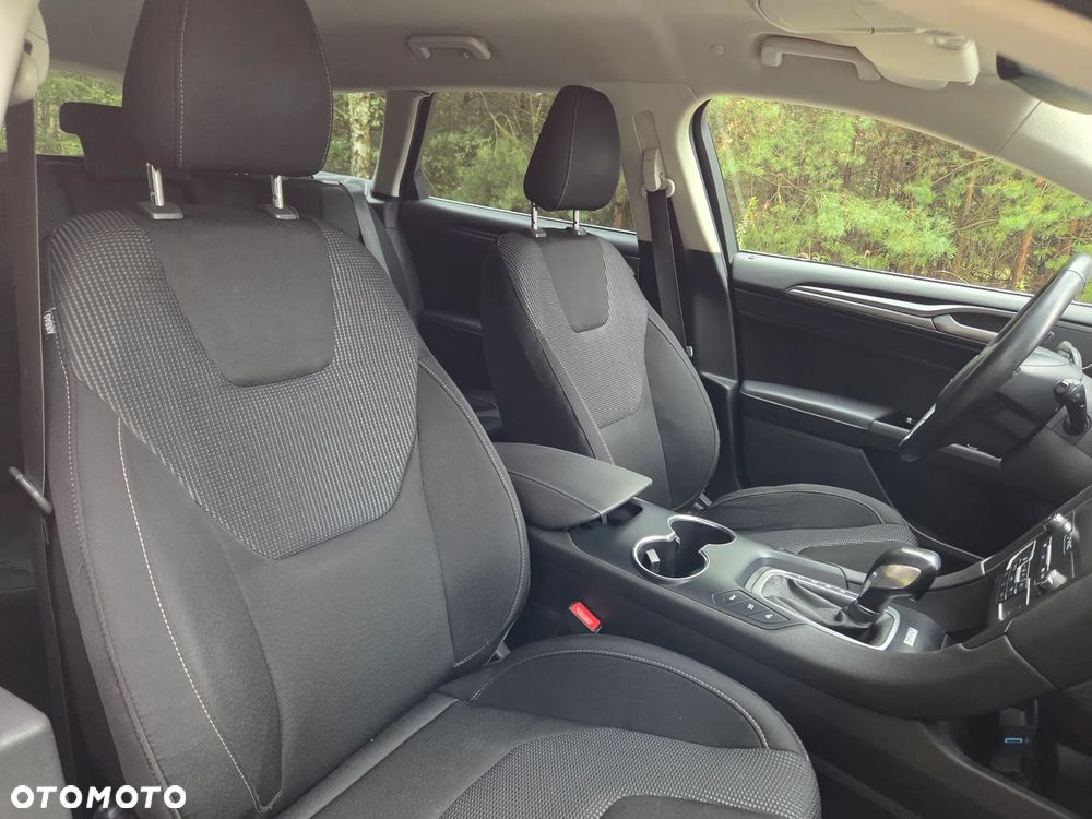 Ford Mondeo 2.0 Hybrid Titanium - 23