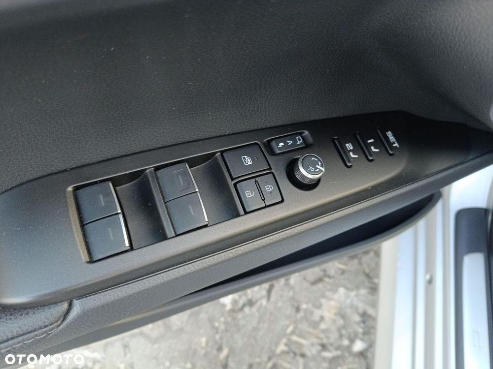 Toyota Camry - 13