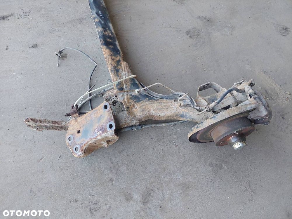 BELKA OŚ ZAWIESZENIA TYŁ VOLKSWAGEN PASSAT B4 KOMBI - 3