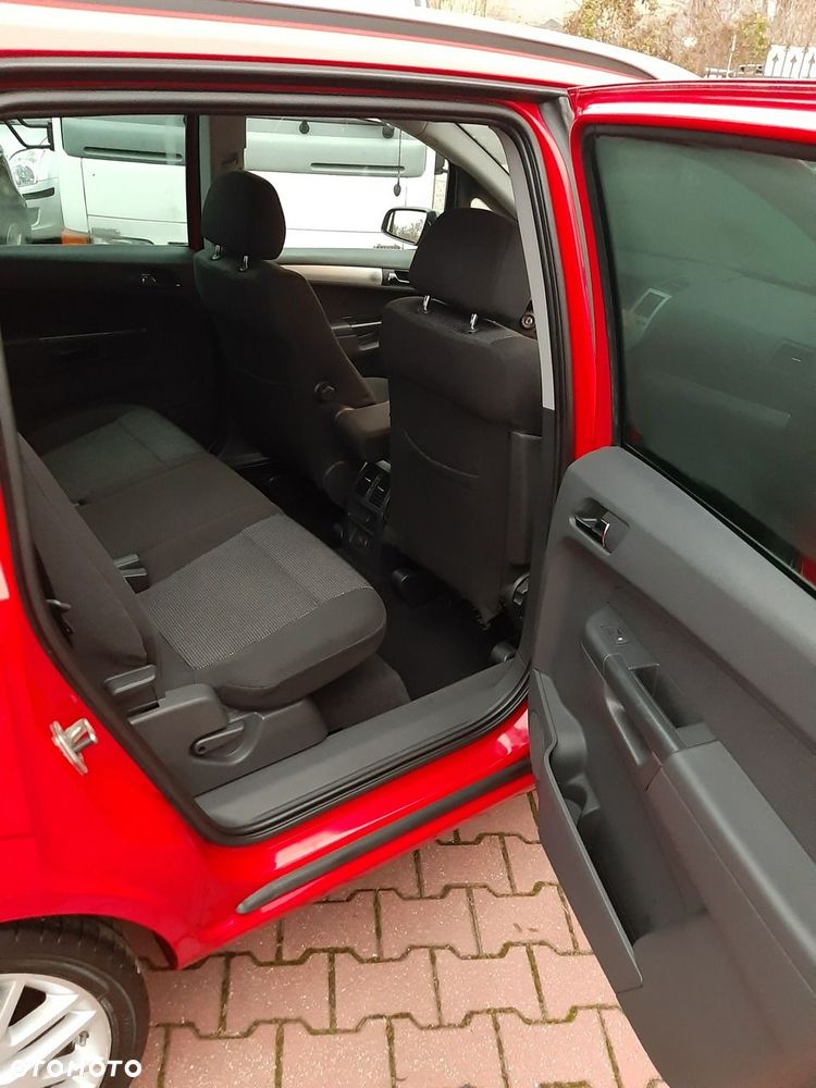 Opel Zafira 1.8 Cosmo - 32