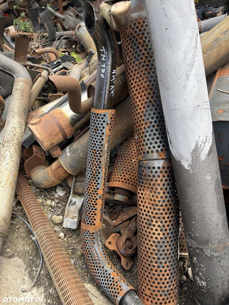 New Holland TM130 TM175 TM190 - tłumik wydech 82022974 - 1