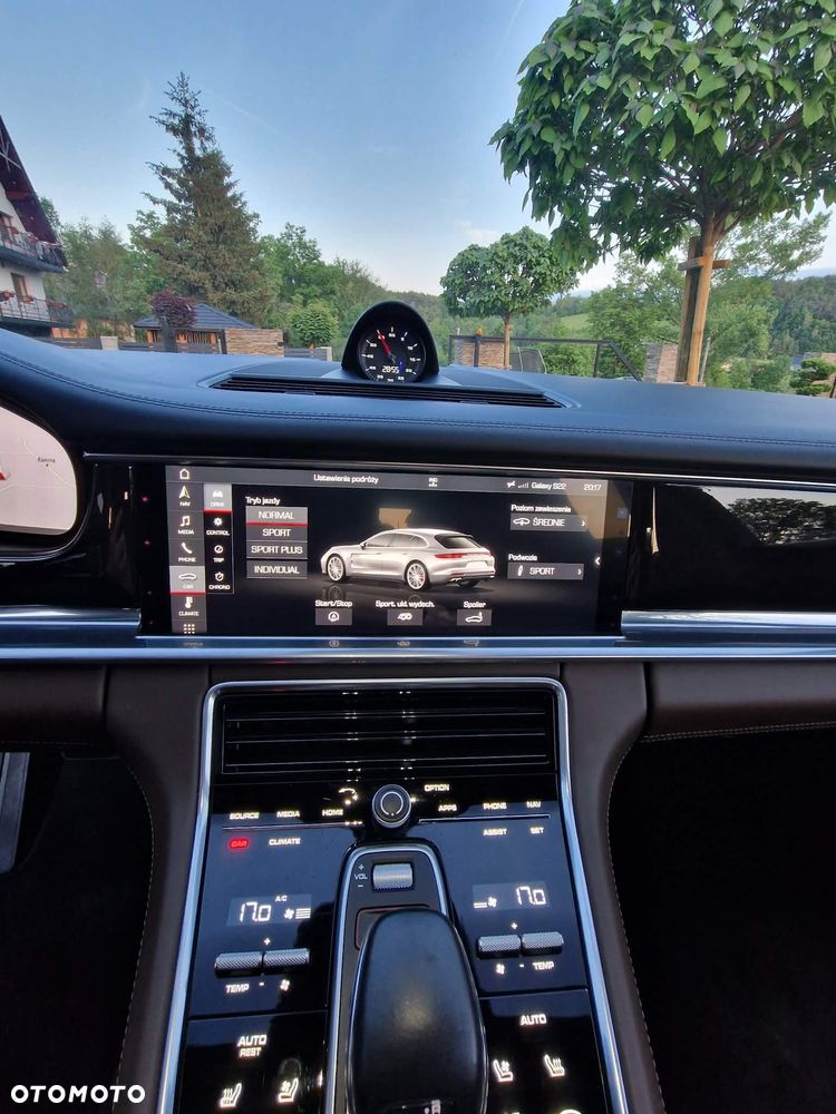 Porsche Panamera Turbo - 25