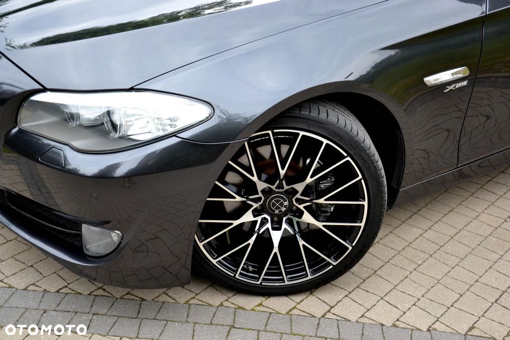 BMW Seria 5 530d xDrive Luxury Line - 14