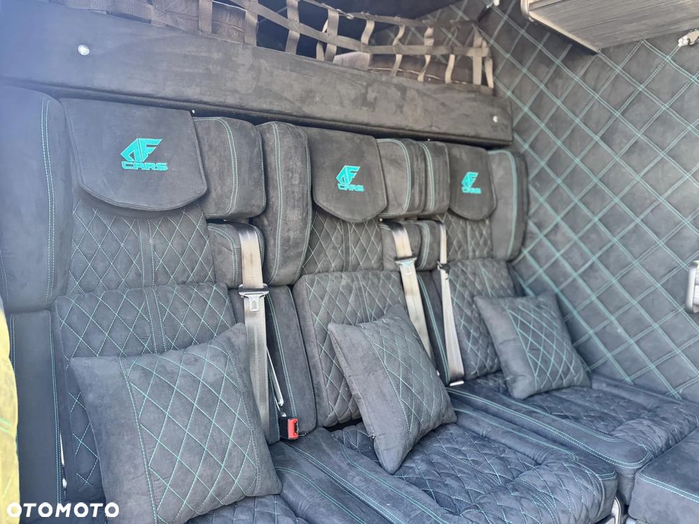 Mercedes-Benz Sprinter - 14