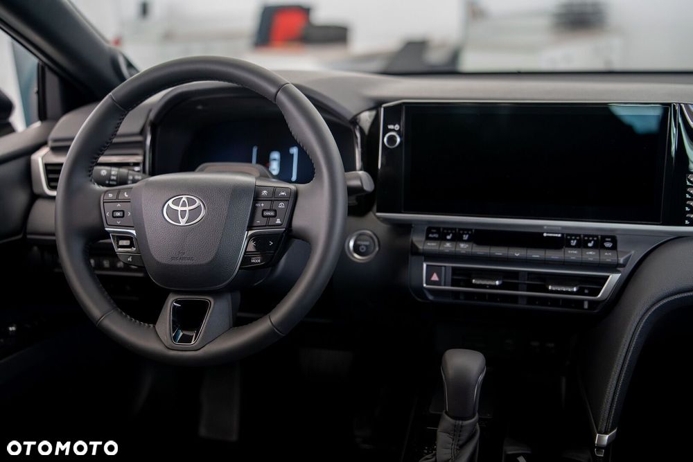 Toyota Camry - 13