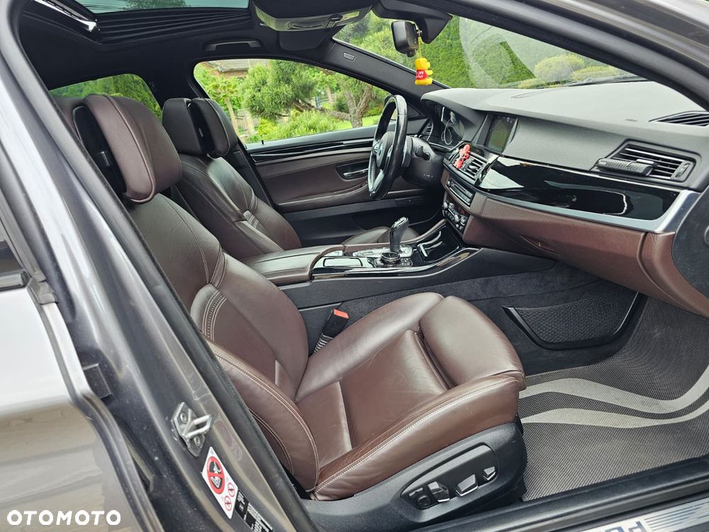 BMW Seria 5 M550d xDrive Sport-Aut - 35