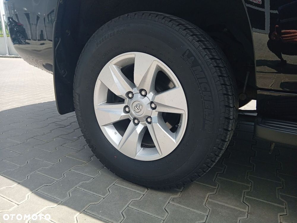 Toyota Land Cruiser - 10