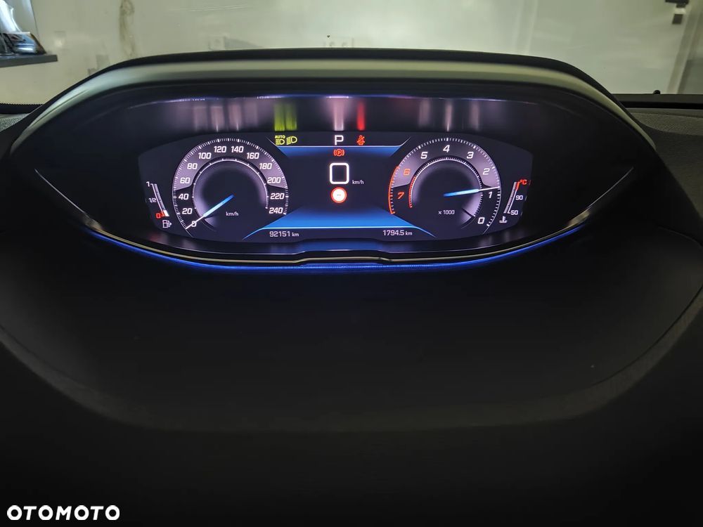 Peugeot 3008 1.2 PureTech Allure Pack S&S EAT8 - 22