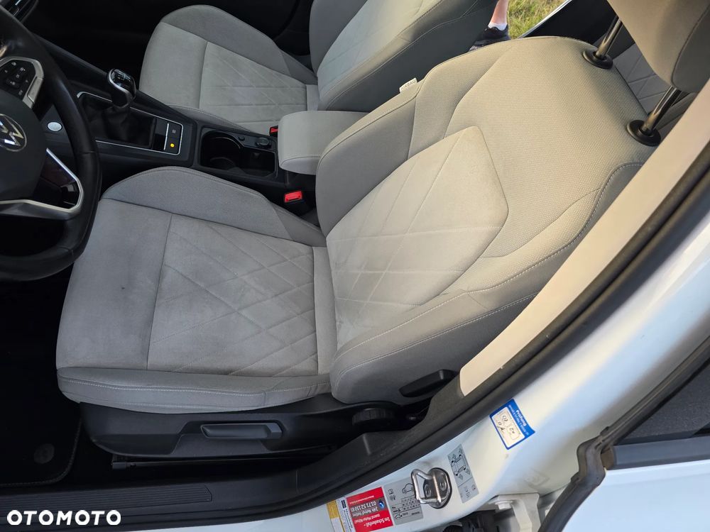 Volkswagen Golf - 20