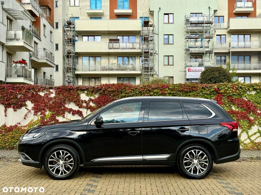 Mitsubishi Outlander - 2