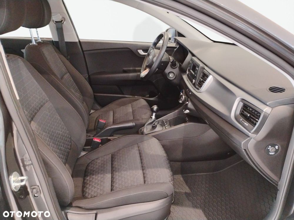 Kia Rio - 36