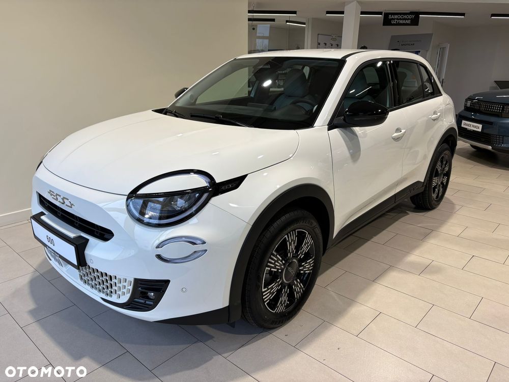 Fiat 600 1.2 Turbo Icon eDCT - 1