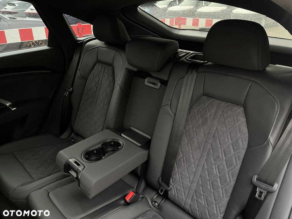 Audi Q5 Sportback - 18