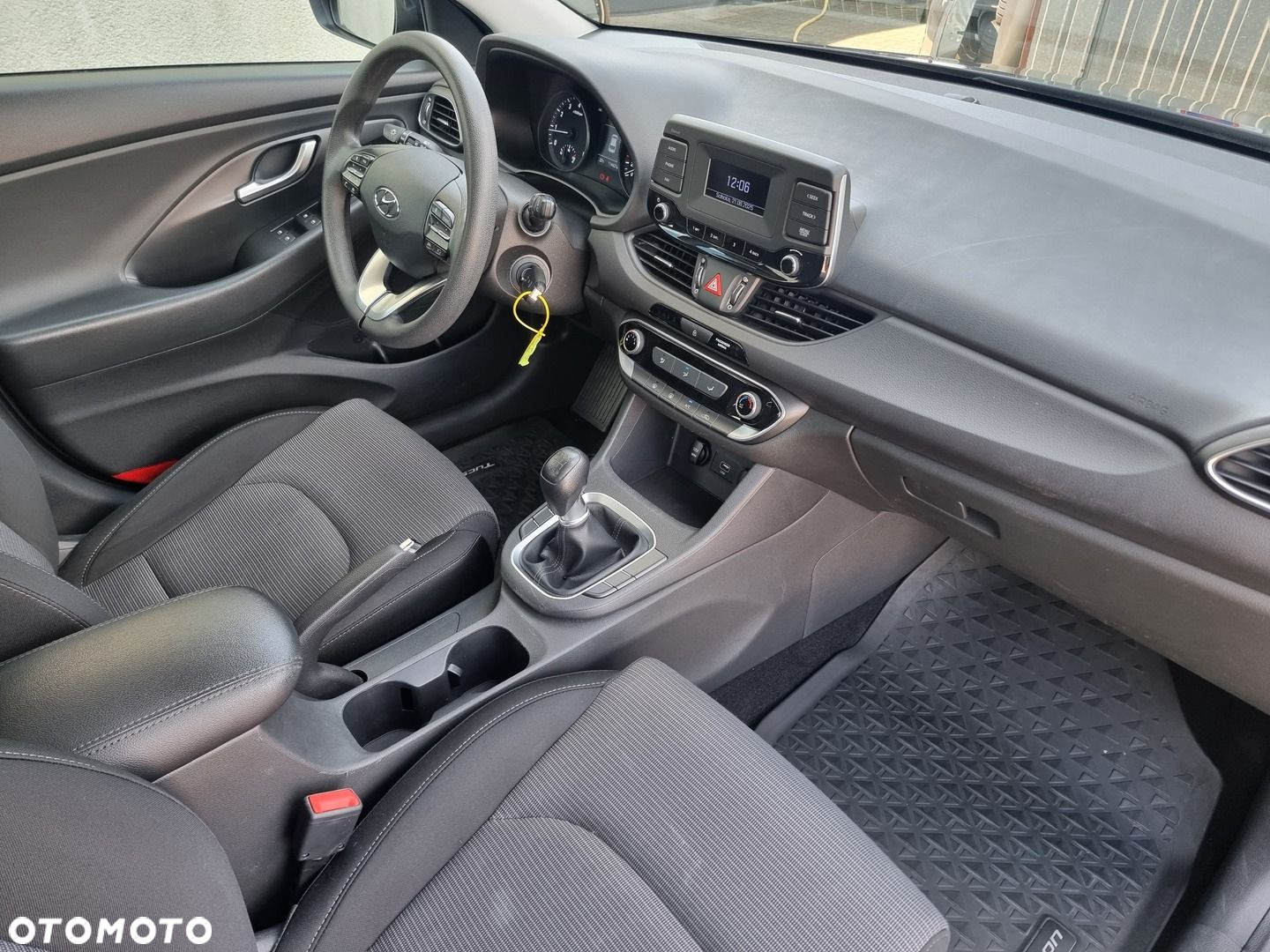 Hyundai i30 1.5 DPI Classic + - 17