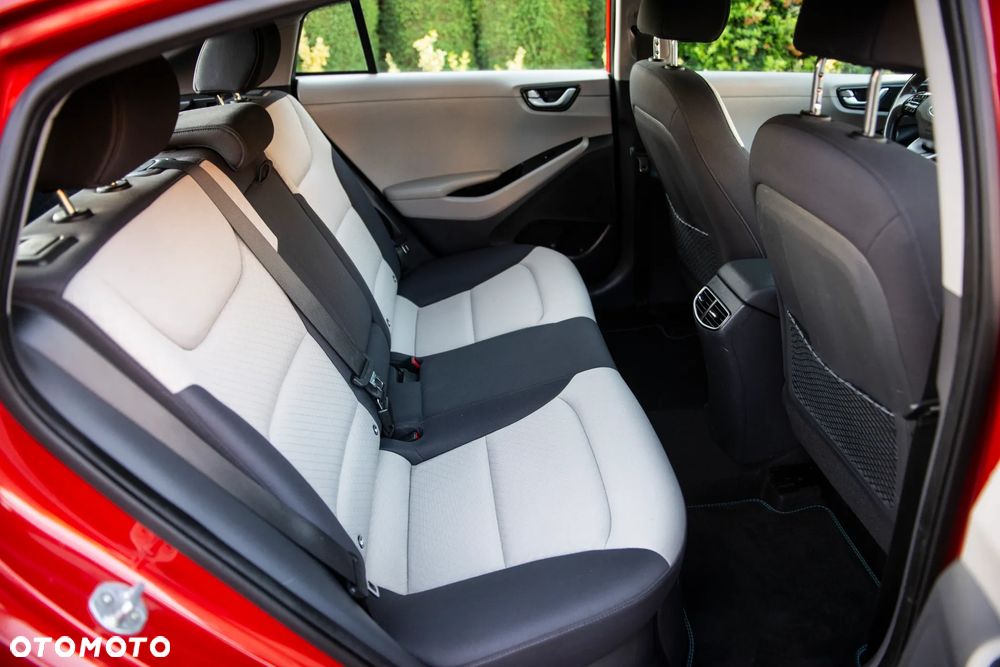 Hyundai IONIQ 1.6 GDI Premium - 36