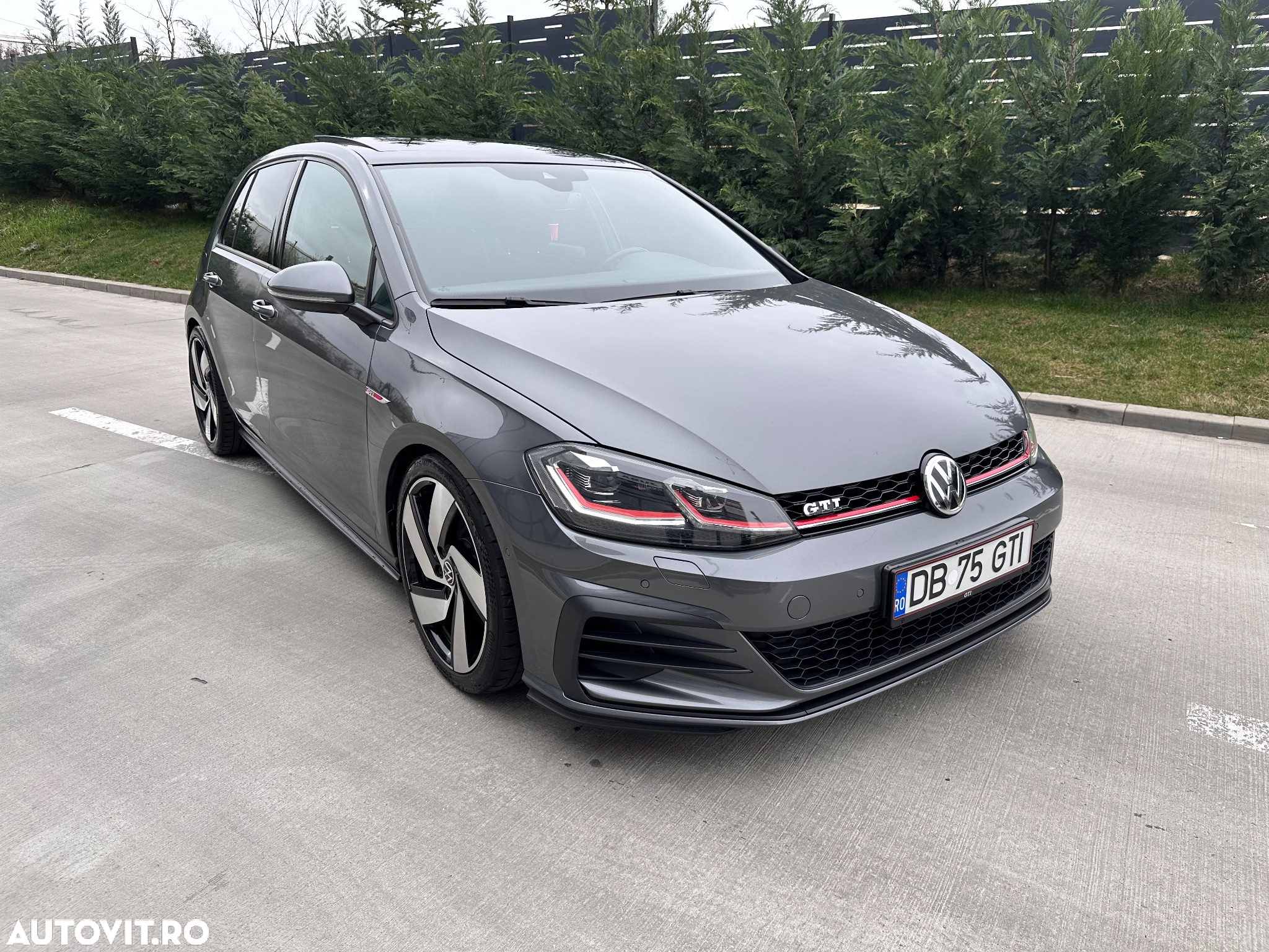 Volkswagen Golf 2.0 TSI GTI - 5