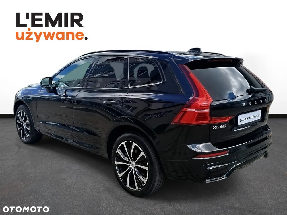 Volvo XC 60 B4 D AWD Plus Dark - 24