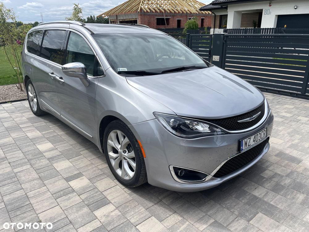 Chrysler Pacifica - 23