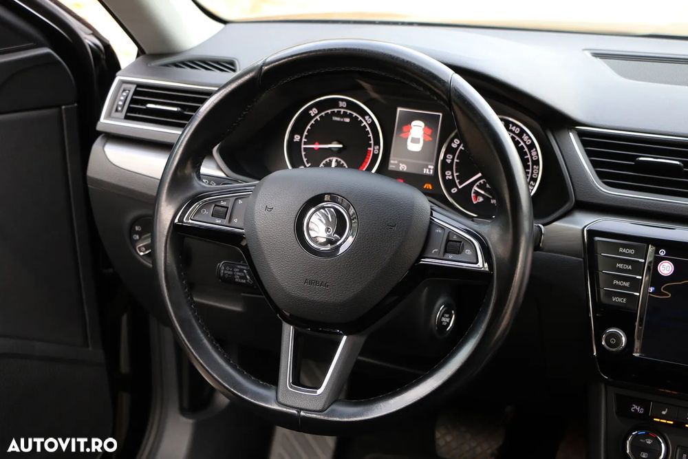 Skoda Superb 2.0 TDI DSG Style - 23