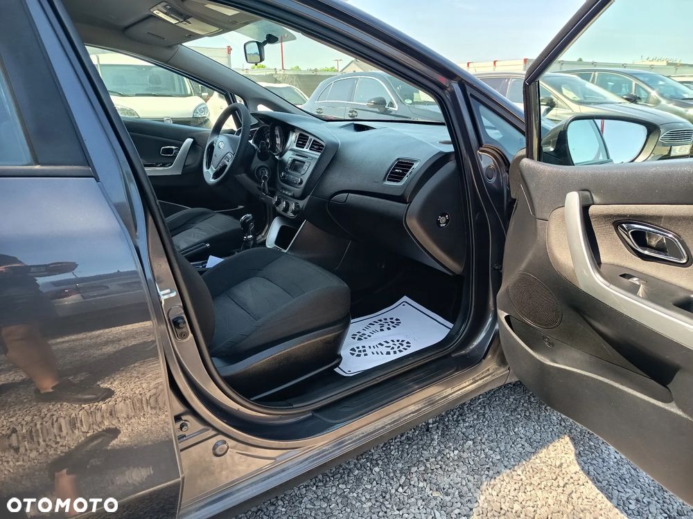 Kia Ceed 1.4 CVVT Dream-Team Edition - 29