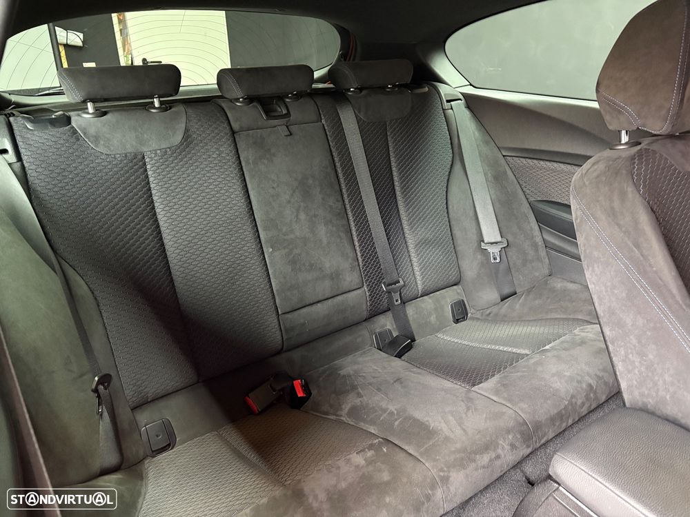 BMW 118 d Pack M - 14