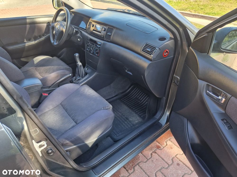 Toyota Corolla 1.6 VVT-i Terra - 10