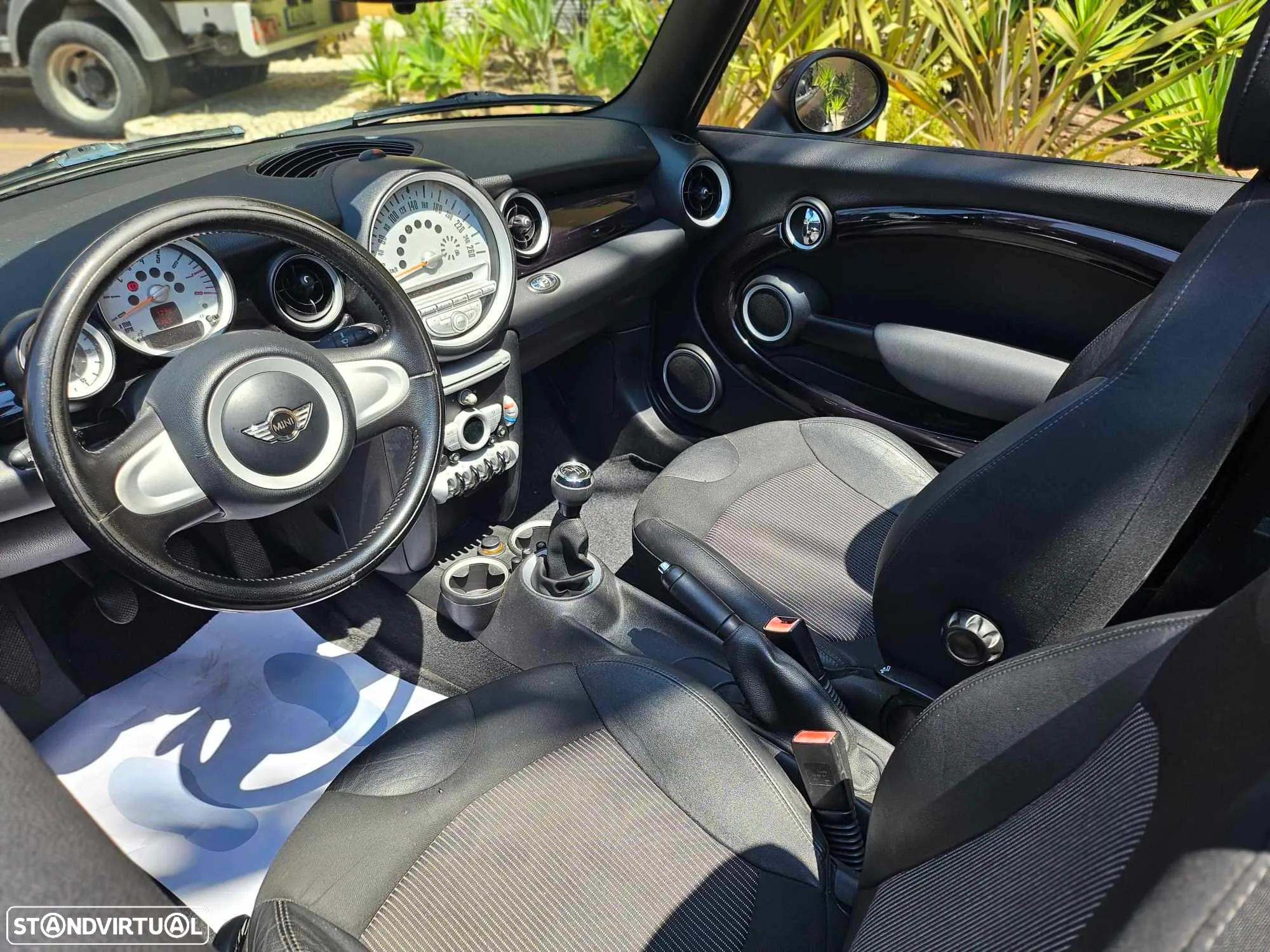 MINI Cabrio Cooper - 5