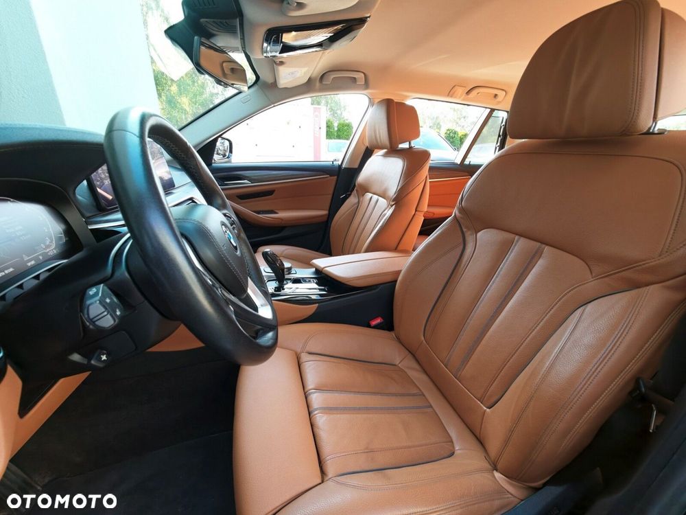 BMW Seria 5 530i xDrive mHEV Luxury Line - 9