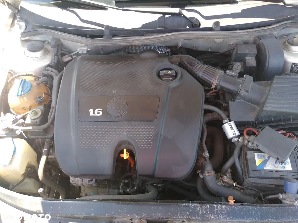 Skoda Octavia 1.6 Tour - 12