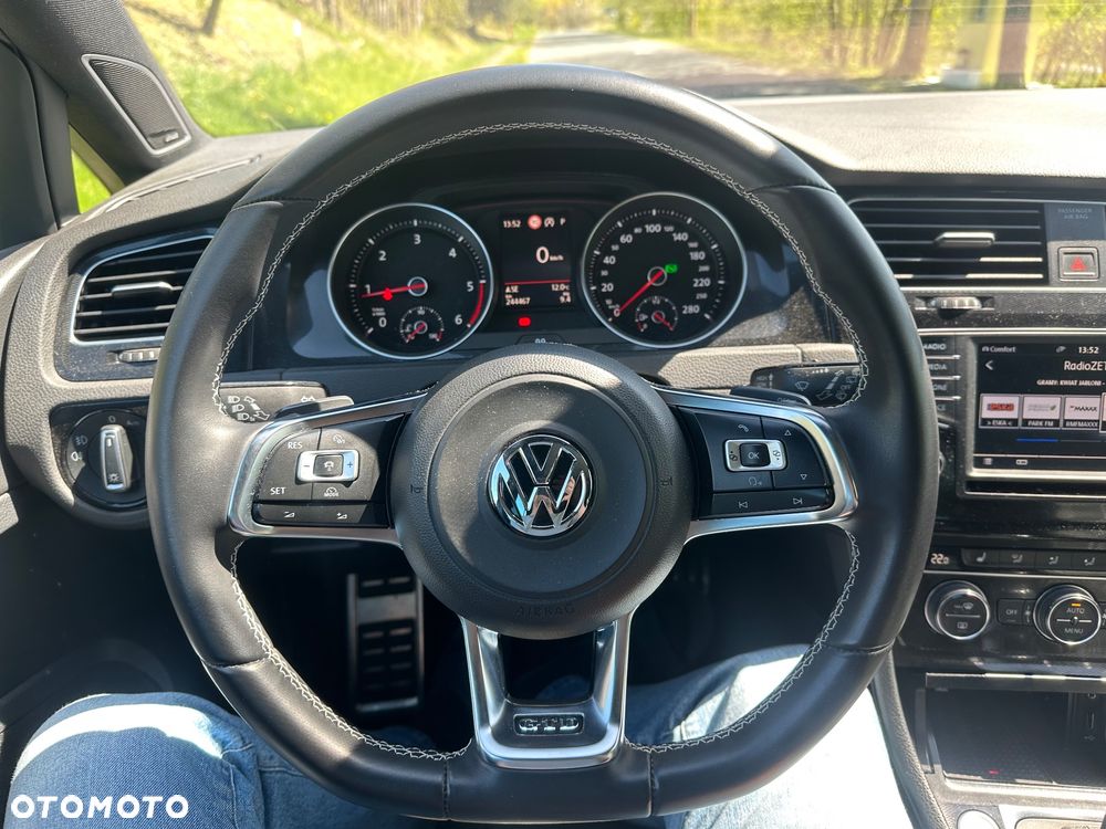 Volkswagen Golf - 19