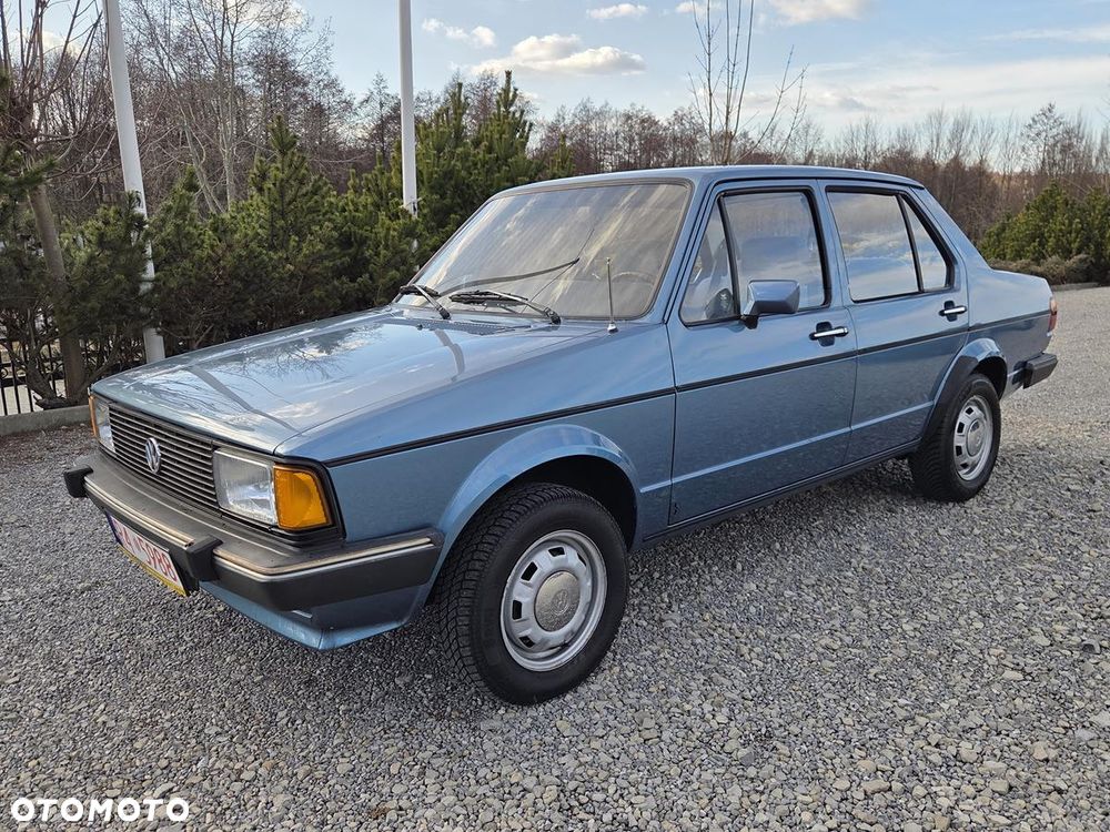 Volkswagen Jetta - 1