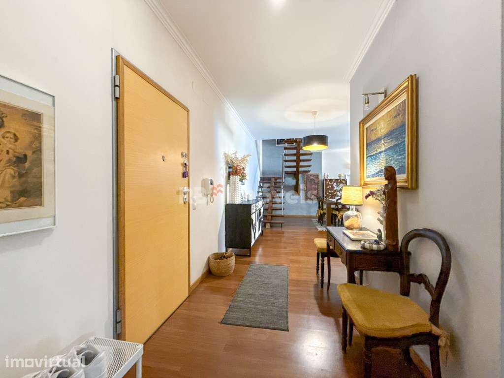 Apartamento T4 Duplex c/ Varandas, Arrecadação e Parqueamento - no ... - Grande imagem: 5/60