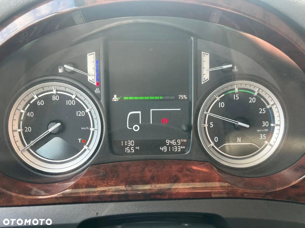 DAF CF 330 - 18