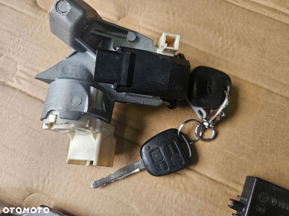 toyota yaris ii 09-11 1.4 d4d komputer kluczyk zestaw - 2