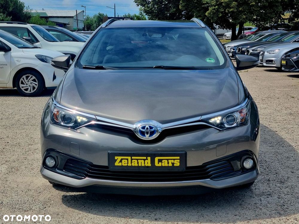 Toyota Auris Hybrid 135 Selection - 2