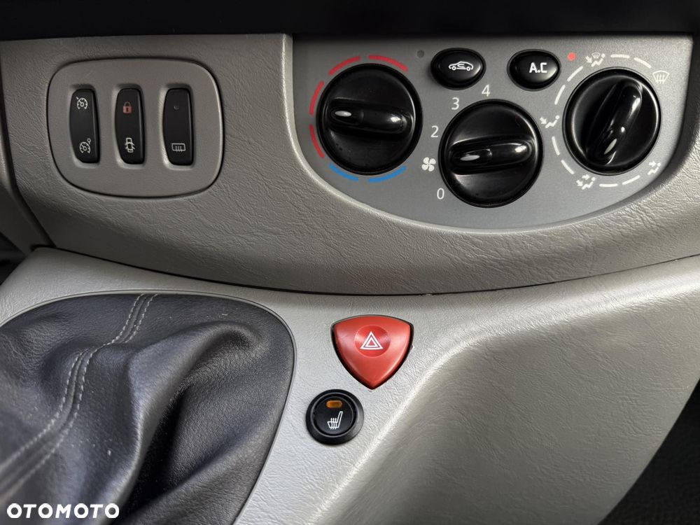 Opel Vivaro - 17