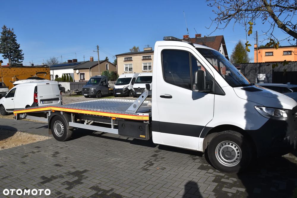 Mercedes-Benz Sprinter - 2