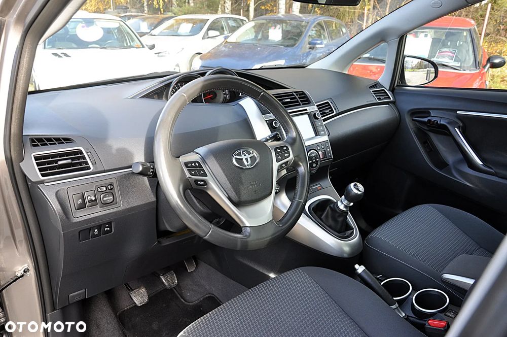 Toyota Verso 1.8 Premium - 14