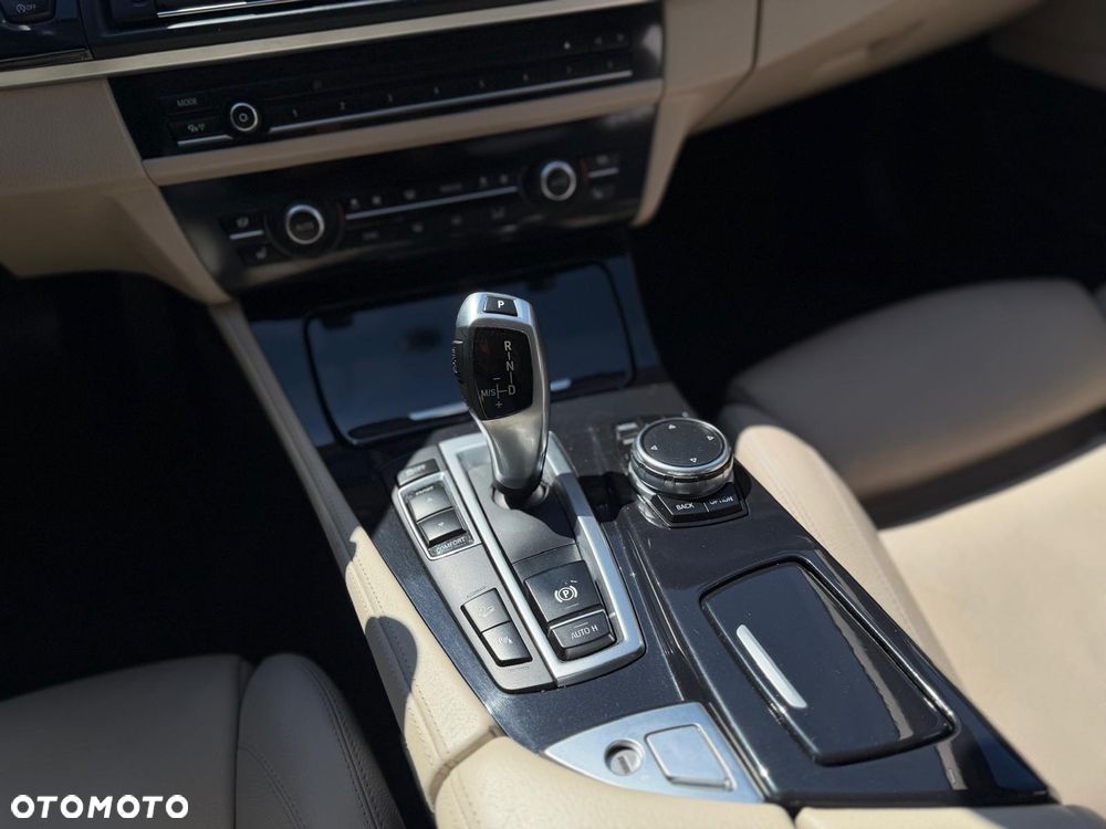BMW Seria 5 520d xDrive Luxury Line - 14