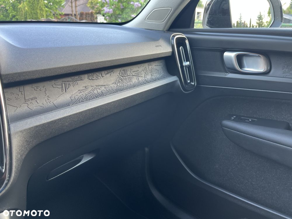 Volvo XC 40 T3 Momentum Pro - 19