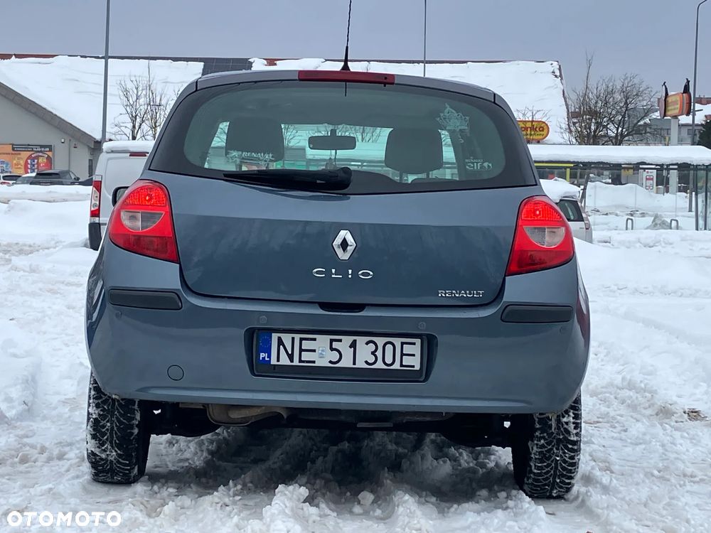 Renault Clio 1.2 16V Authentique - 8